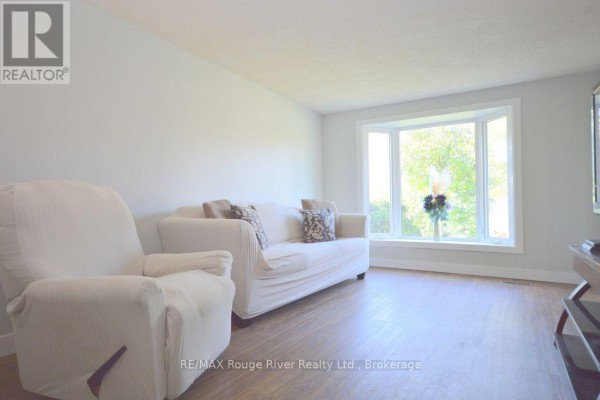 Bedroom 2 - 1084 Norman Crescent, Oshawa, ON L1H7X1 Photo 5