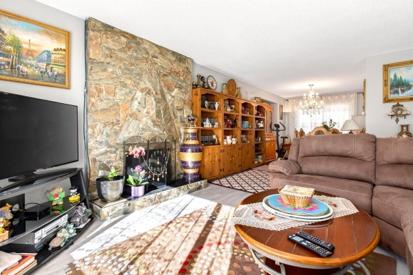 10842 144a Street, Surrey, BC V3R3R1 Photo 3