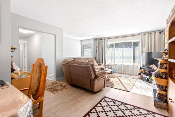 10842 144a Street, Surrey, BC V3R3R1 Photo 4