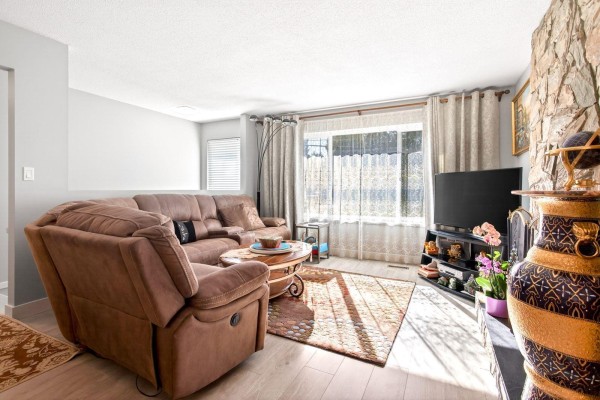 10842 144a Street, Surrey, BC V3R3R1 Photo 5