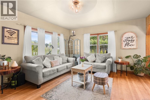 Mud room - 10845 Chemainus Rd, Saltair, BC V9G2A4 Photo 5