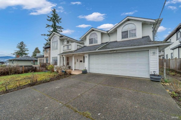 10848 129a Street, Surrey, BC V3T3K6 Photo 3