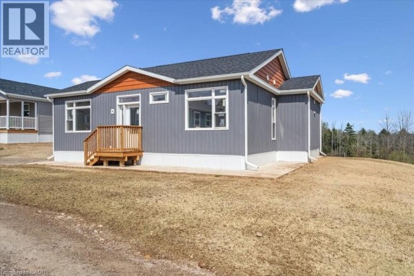 Primary Bedroom - 1085 Concession 10 Road W Unit# Lot 117/h, Flamborough, ON L0R1K0 Photo 4