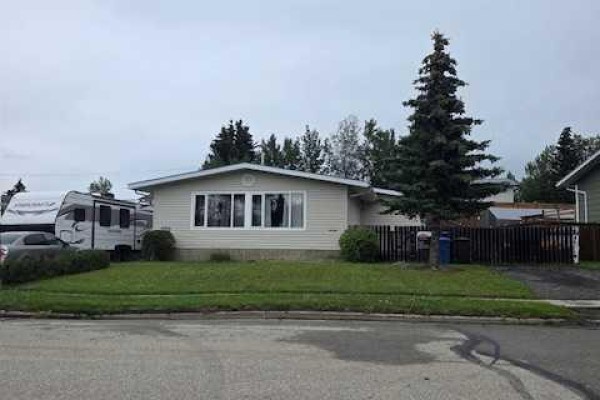 10850 98 Ave, Grande Cache, AB, photo 2