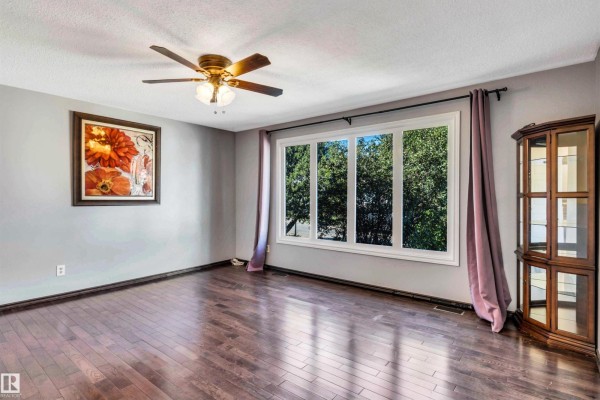 Family room - 10856 173 Av Nw, Edmonton, AB T5X3Z4 Photo 4