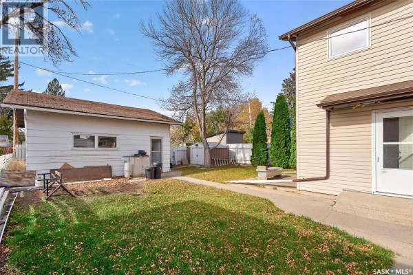 Dining room - 1086 7th Avenue Nw, Moose Jaw, SK S6H4C4 Photo 2