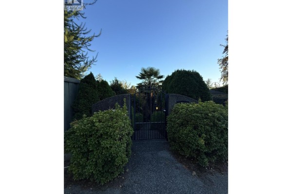 1086 Mathers Avenue, West Vancouver, BC V7T2G2 Photo 2
