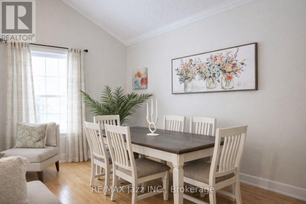 Dining room - 1086 Somerville Street, Oshawa, ON L1G4K5 Photo 5