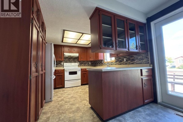 Living room - 10864 101 Street, Taylor, BC V0C2K0 Photo 3