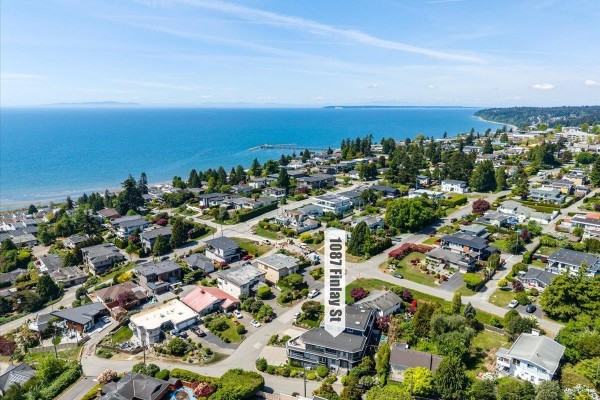1087 Finlay Street, White Rock, BC V4B4K7 Photo 3