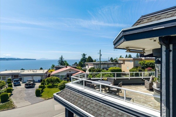 1087 Finlay Street, White Rock, BC V4B4K7 Photo 4