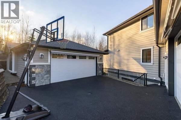 10875 Carmichael Street, Maple Ridge, BC V2W0H3 Photo 5