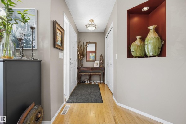 Primary Bedroom - 10885 75 St Nw, Edmonton, AB T5B2B1 Photo 4
