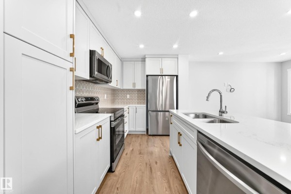 Kitchen - 1089 Hearthstone Bv, Sherwood Park, AB T8H3B3 Photo 3
