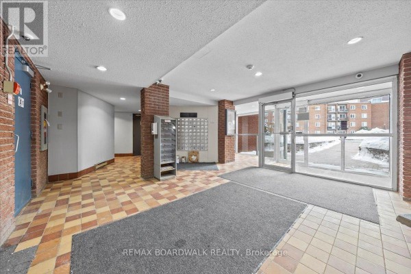 Dining room - 108a - 2044 Arrowsmith Drive, Ottawa, ON K1J7V8 Photo 4