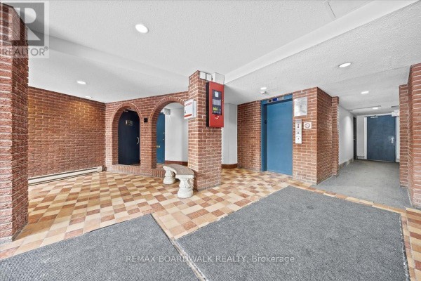 Bathroom - 108a - 2044 Arrowsmith Drive, Ottawa, ON K1J7V8 Photo 5