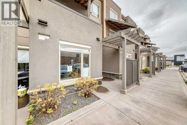 4pc Bathroom - 109, 10 Westpark Link Sw, Calgary, AB T3H0Y5 Photo 3