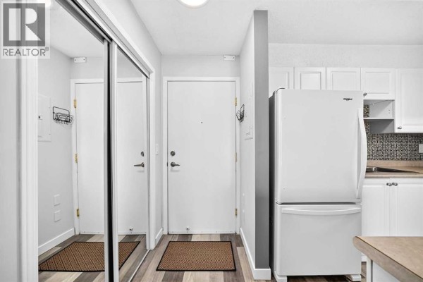 Den - 109, 1717 60 Street Se, Calgary, AB T2A7Y7 Photo 4