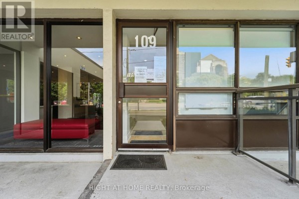 109 - 235 St Clair Avenue W, Toronto, ON M4V1R4 Photo 4