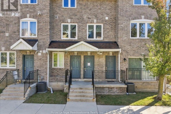 Living room - 109 - 75 Weldrick Road E, Richmond Hill, ON L4C0H9 Photo 2