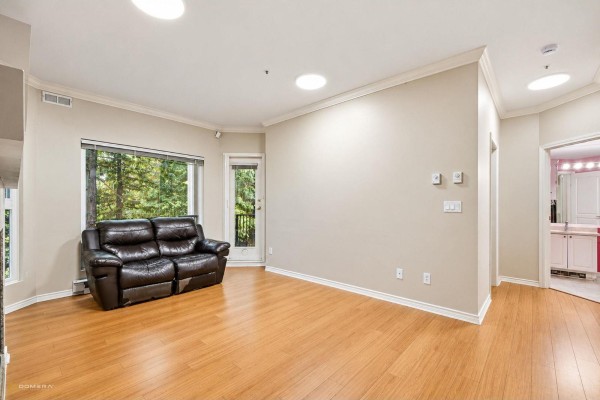109 10320 156 Street, Surrey, BC V3R4L8 Photo 5