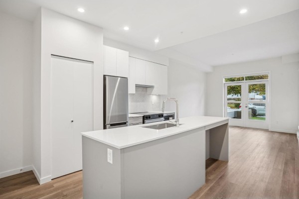 109 14257 103a Avenue, Surrey, BC V3T1T1 Photo 4