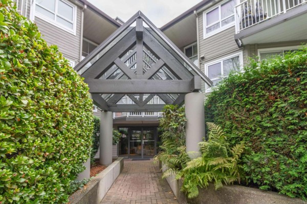 109 15120 108 Avenue, Surrey, BC V3R0T7 Photo 2