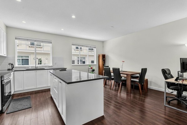 109 15850 85 Avenue, Surrey, BC V4N6W2 Photo 4