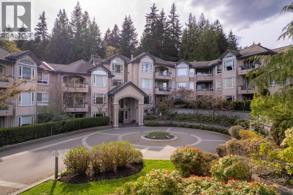 109 3280 Plateau Boulevard, Coquitlam, BC V3E3J5 Photo 2