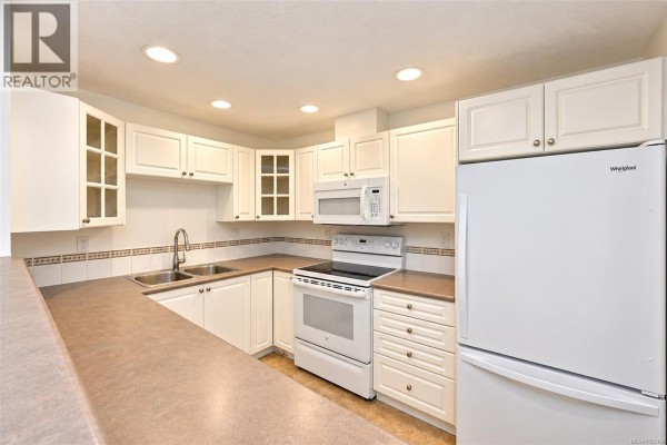 Bathroom - 109 380 Waterfront Cres, Victoria, BC V8T5K3 Photo 3