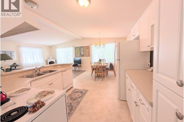 109 4510 Sunshine Coast Highway, Sechelt, BC V0N3A1 Photo 5