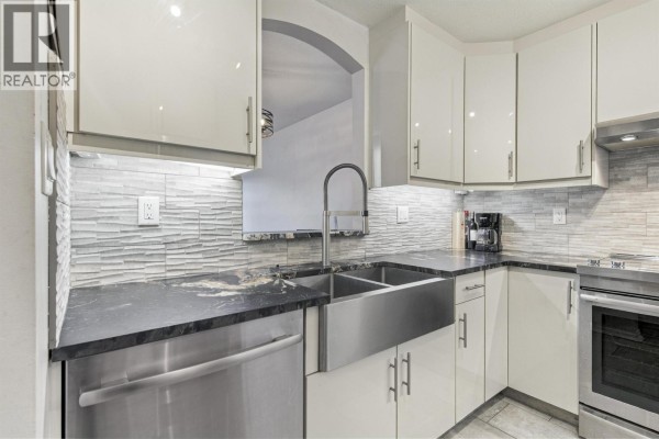109 5835 Hampton Place, Vancouver, BC, photo 3