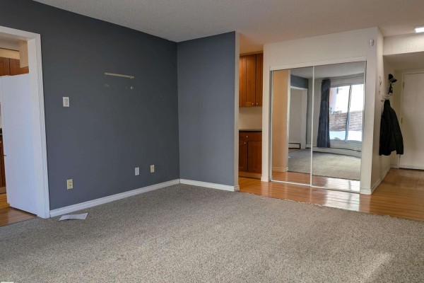 Primary Bedroom - #109 7220 144 Av Nw, Edmonton, AB T5C3E4 Photo 4