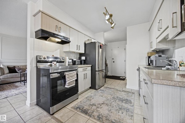 #109 7815 159 Nw, Edmonton, AB T5R2E1 Photo 5
