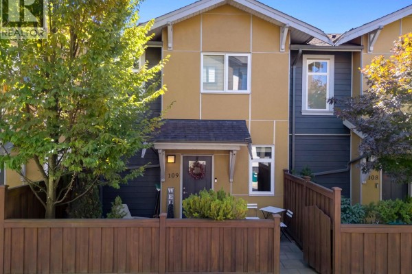 109 801 Roderick Avenue, Coquitlam, BC V3K1P7 Photo 2
