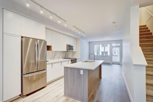 109 9718 161a Street, Surrey, BC, photo 3