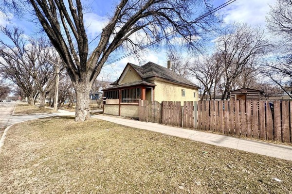 Bedroom - 109 Andrews Street, Winnipeg, MB R2W4S3 Photo 3