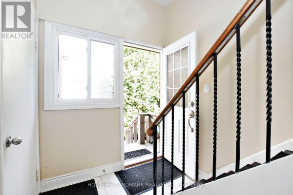 109 Brookside Road S, Richmond Hill, ON, photo 2