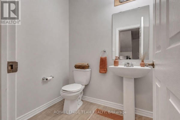 109 Falabella Street, Ottawa, ON K2S0X7 Photo 4