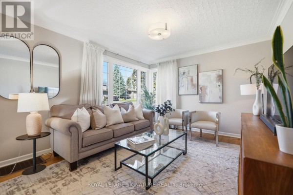 Family room - 109 Glen Long Avenue, Toronto, ON M6B2M4 Photo 3
