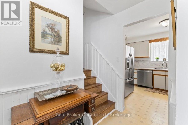 Kitchen - 109 Miller Crescent, Minto, ON N0G2P0 Photo 5