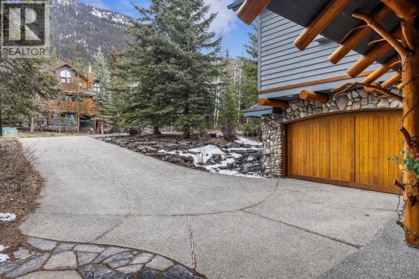 Primary Bedroom - 109 Silvertip Ridge, Canmore, AB T1W3A8 Photo 4