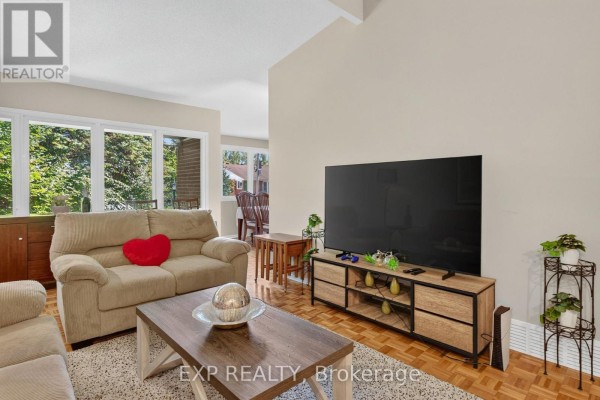 109 Woodfield Drive N, Ottawa, ON K2G0A1 Photo 4