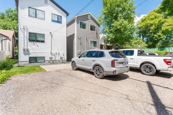 Bedroom - 1090 Mcmillan Avenue, Winnipeg, MB R3M0V9 Photo 5