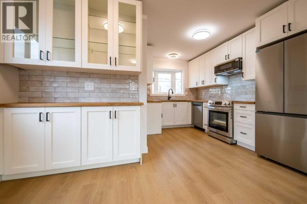 4pc Bathroom - 10909 92a Street, Grande Prairie, AB T8V3M2 Photo 4