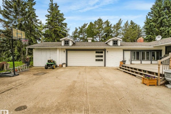 Kitchen - 10912 5 Av Sw Sw, Edmonton, AB T6W1A2 Photo 3