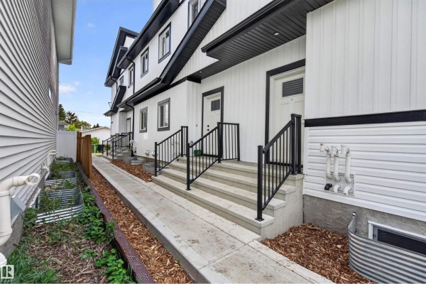 10915 159 St Nw, Edmonton, AB, photo 3