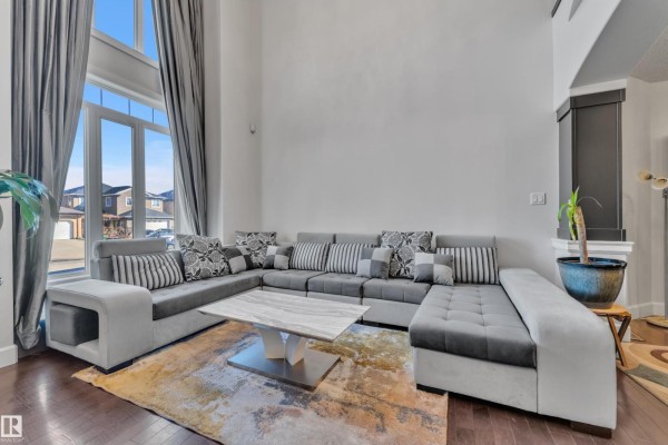 Family room - 10915 175 Av Nw, Edmonton, AB T5X0B7 Photo 4