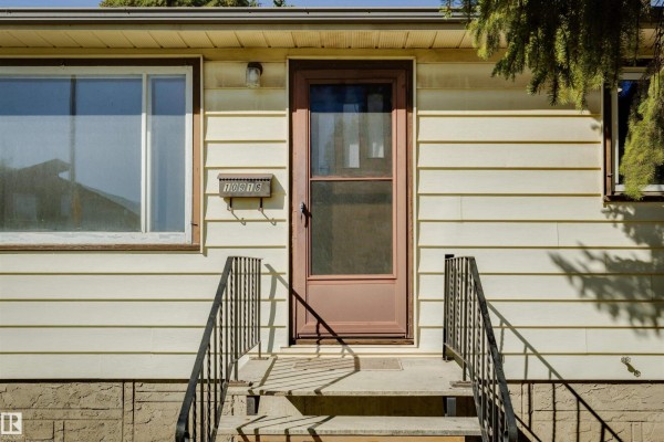 10916 151 St Nw, Edmonton, AB, photo 3