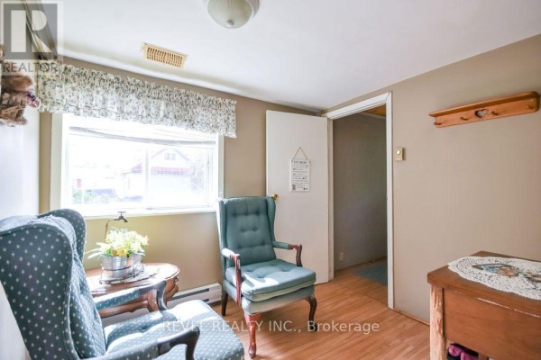 Primary Bedroom - 10923 Provincial Hwy 11 Highway, Severn, ON L3V0Y8 Photo 4
